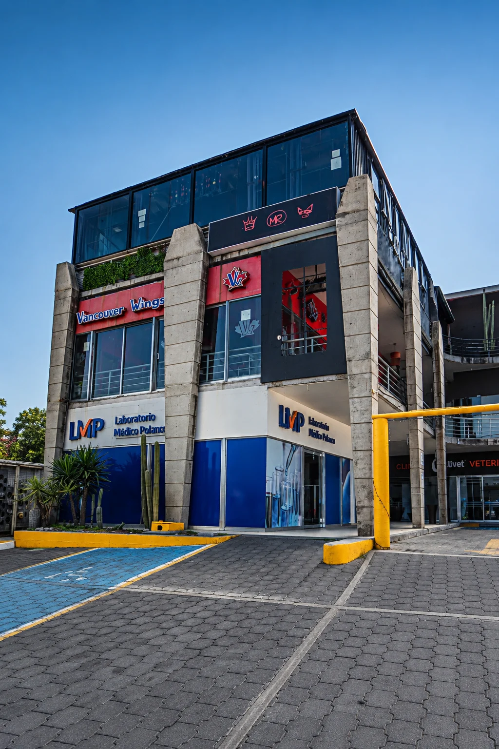 Espacio comercial e industrial